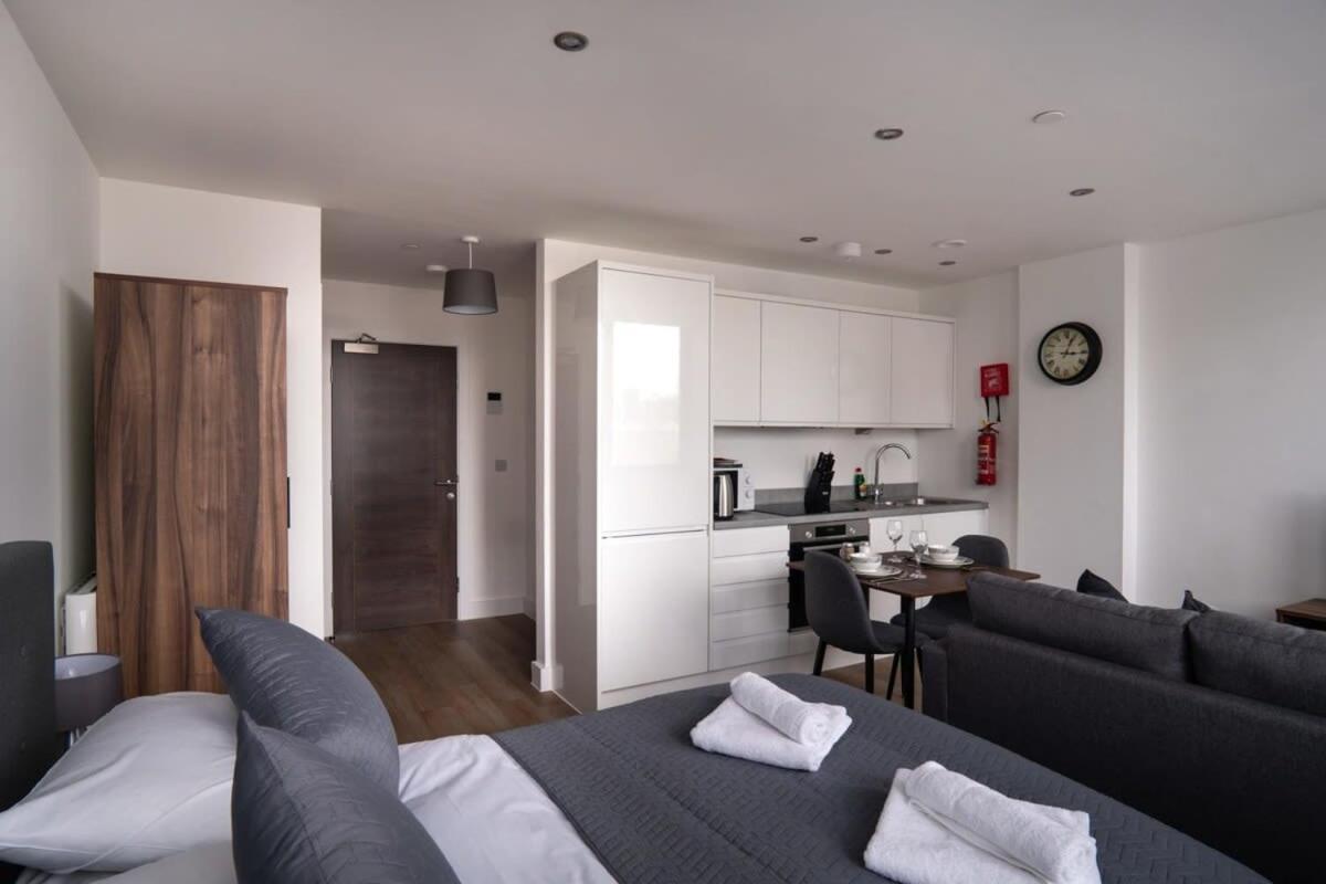Stay Zeni, Alexandra Rise Manchester Chic Studio 外观 照片